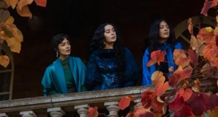 100 Nights Of Hero Trailer: Emma Corrin Wants To Save Maika Monroe In A Modern Feminist Fairytale