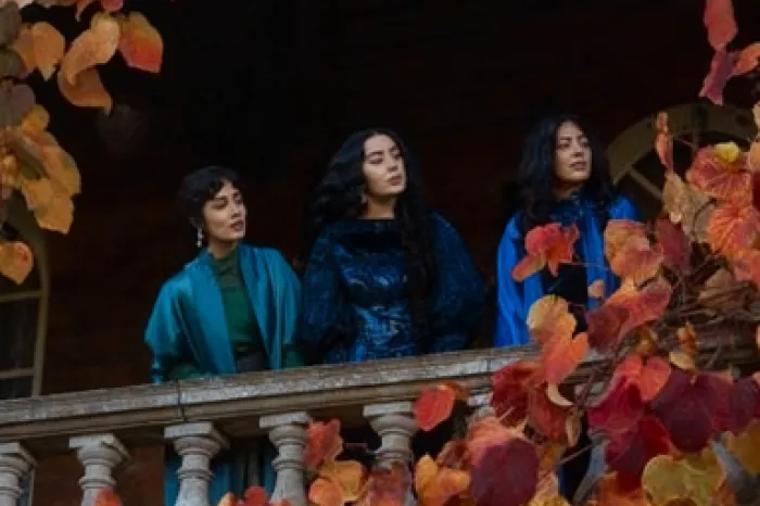 100 Nights Of Hero Trailer: Emma Corrin Wants To Save Maika Monroe In A Modern Feminist Fairytale